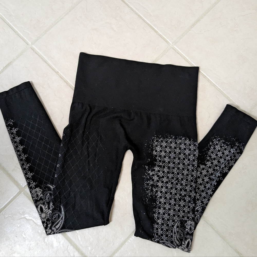 M Rena Leggings - Picture 2 of 5